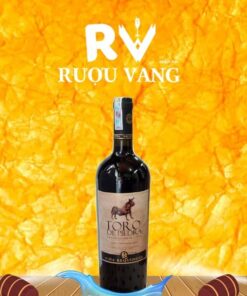 vay-cuoi-dinh-ruou-vang-co-giat-duoc-khong